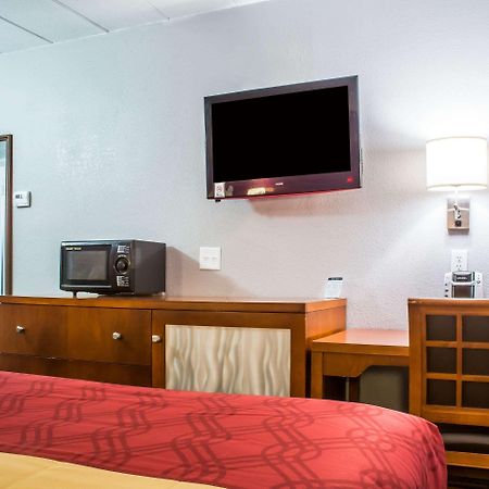 Econo Lodge Brockport Экстерьер фото