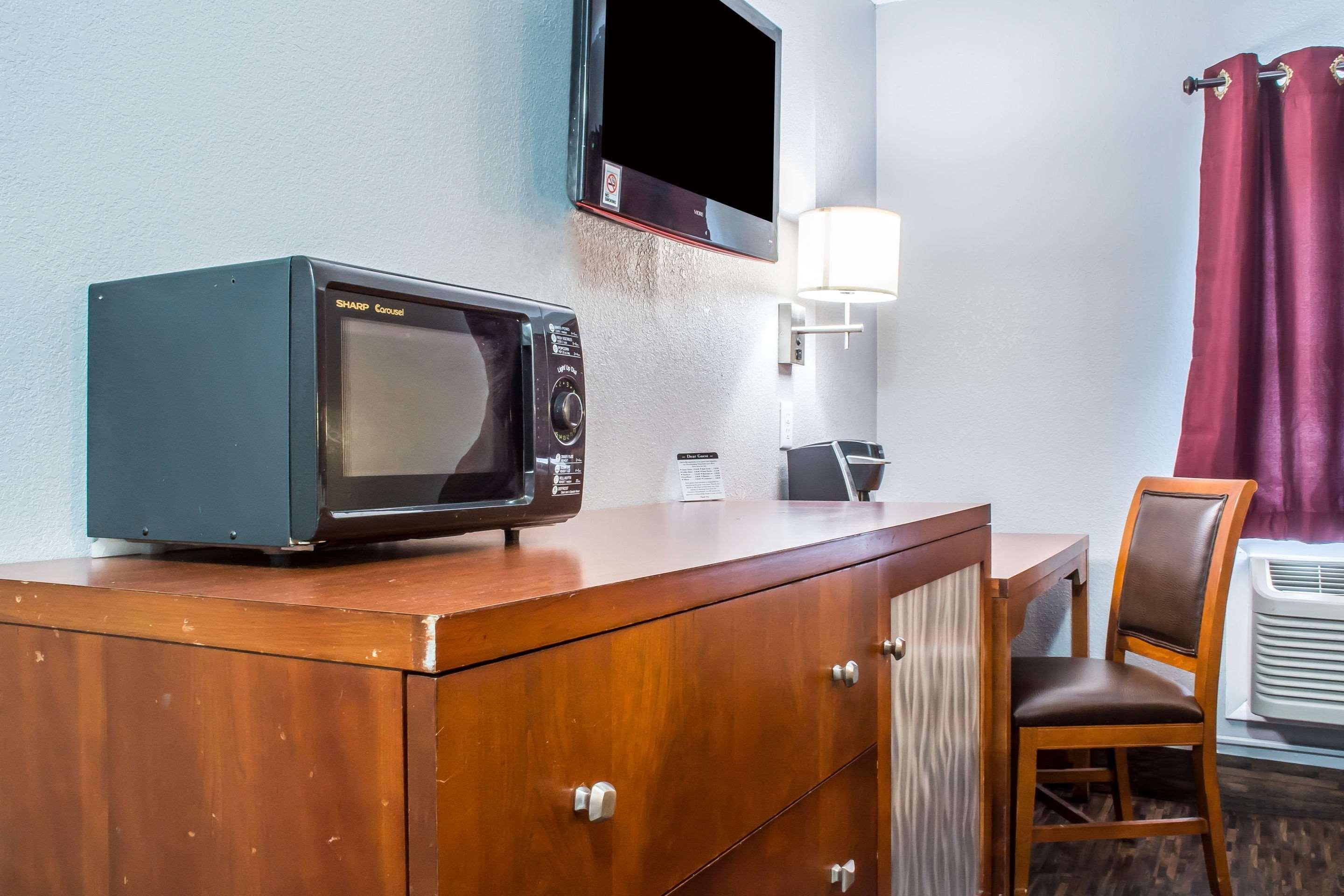 Econo Lodge Brockport Экстерьер фото