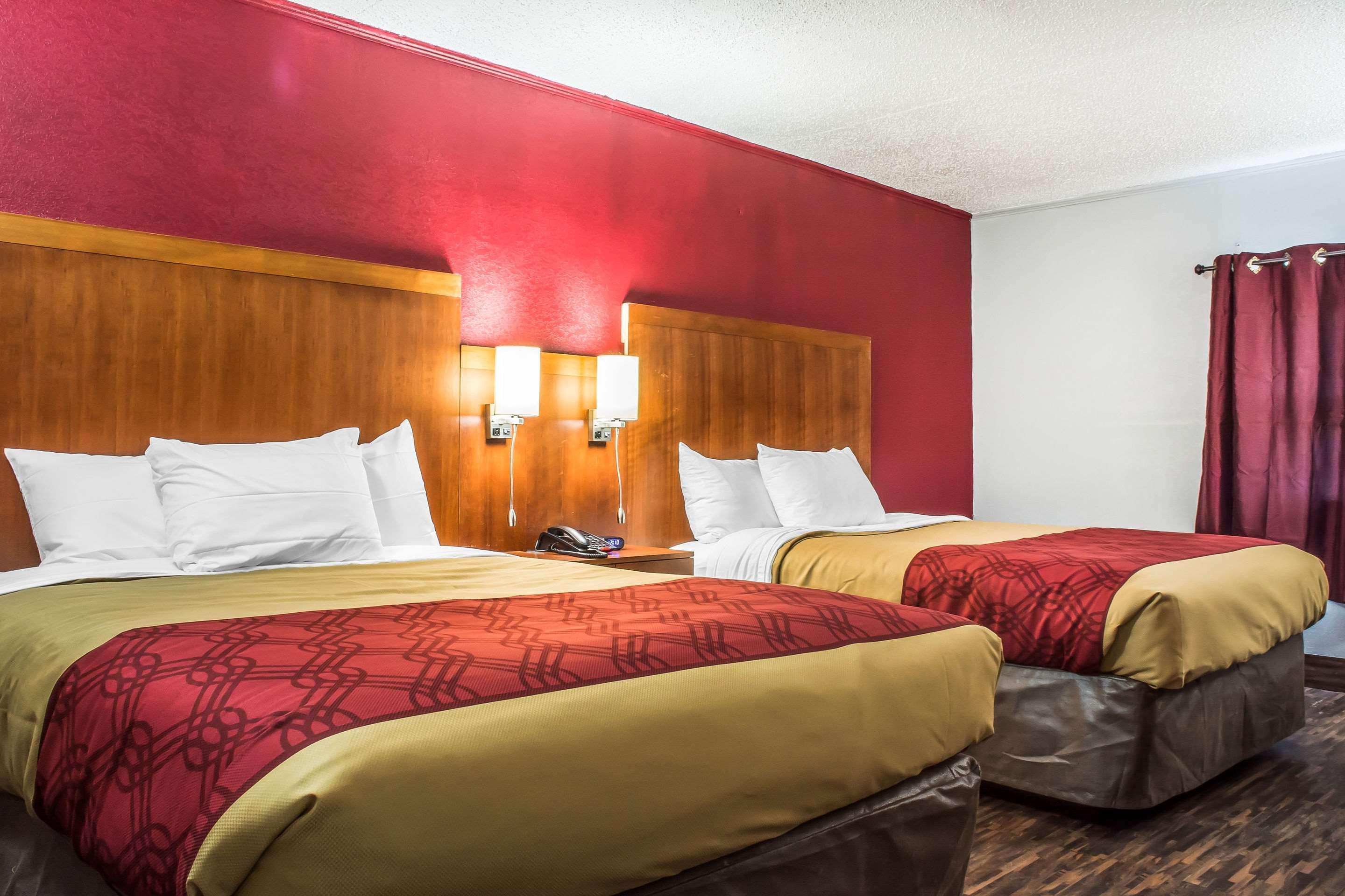 Econo Lodge Brockport Экстерьер фото