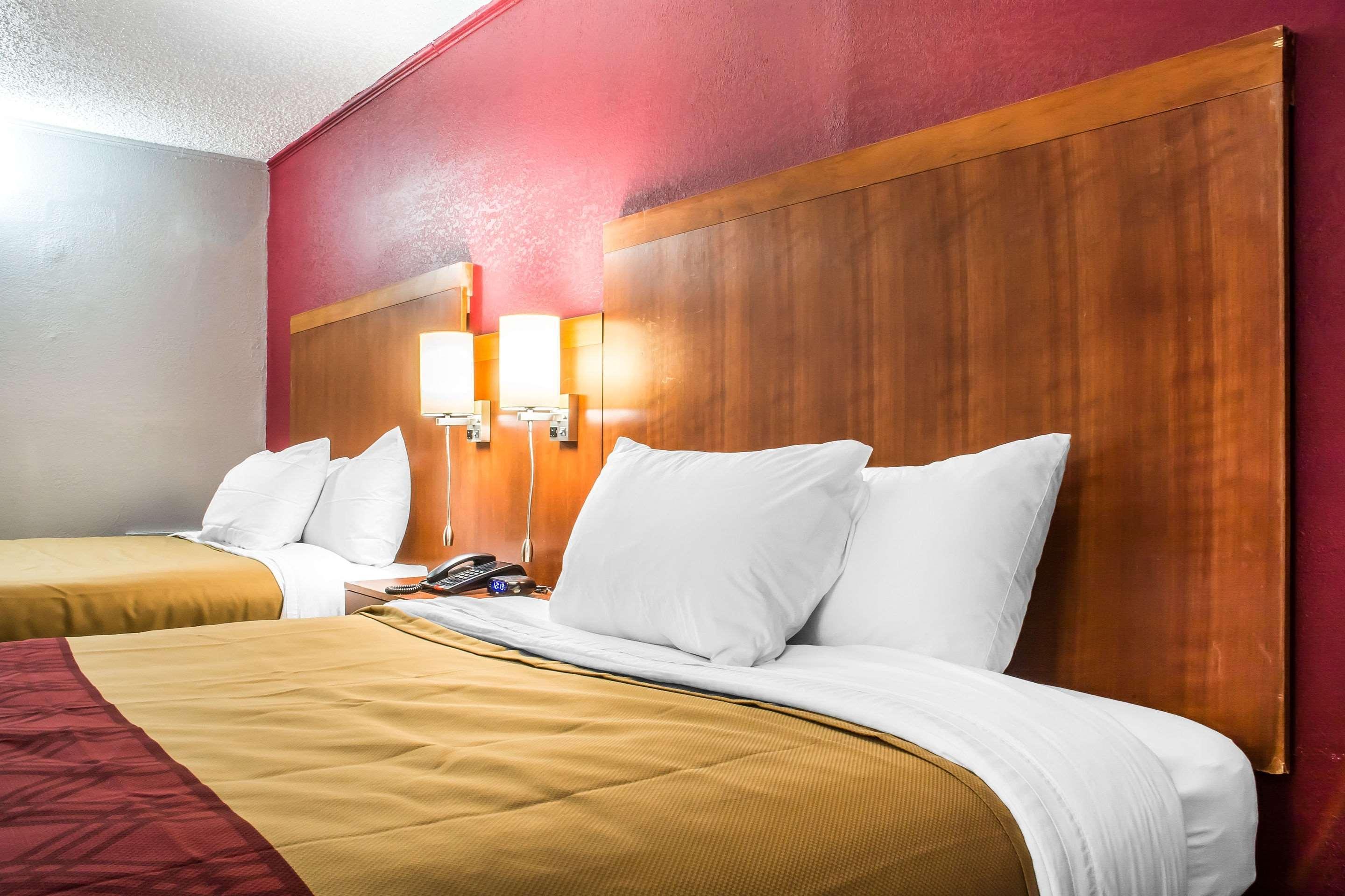 Econo Lodge Brockport Экстерьер фото
