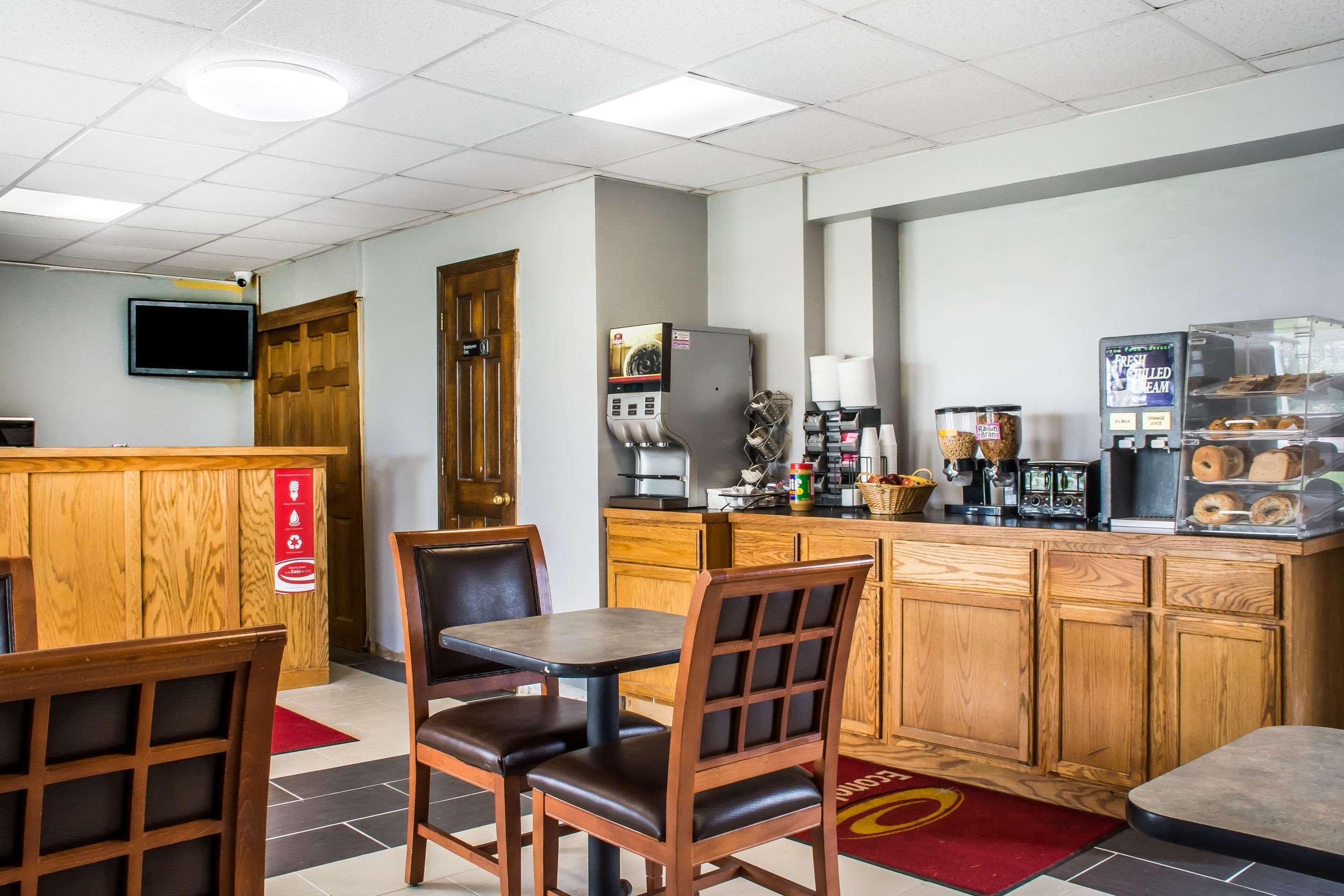 Econo Lodge Brockport Экстерьер фото