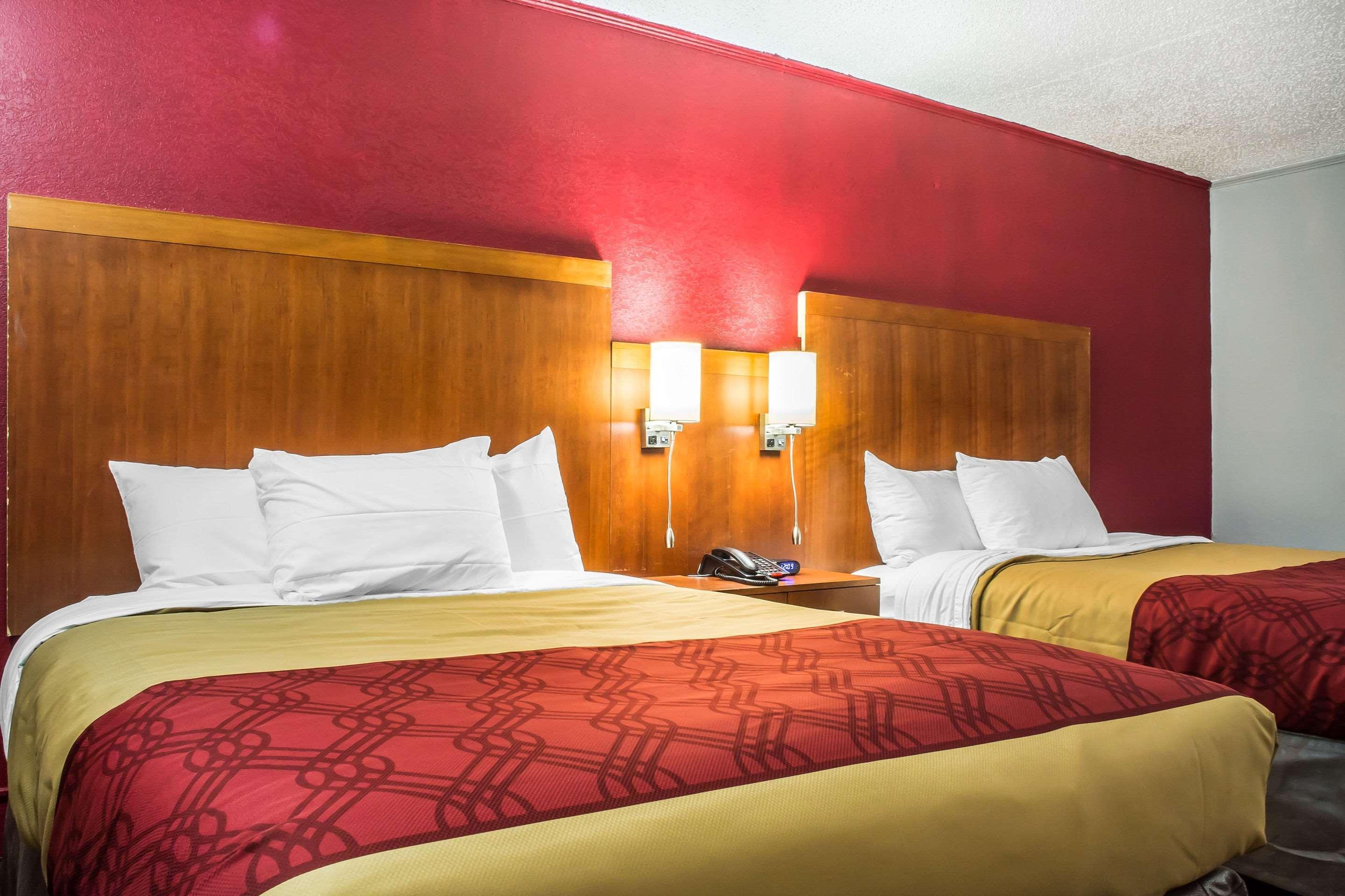 Econo Lodge Brockport Экстерьер фото