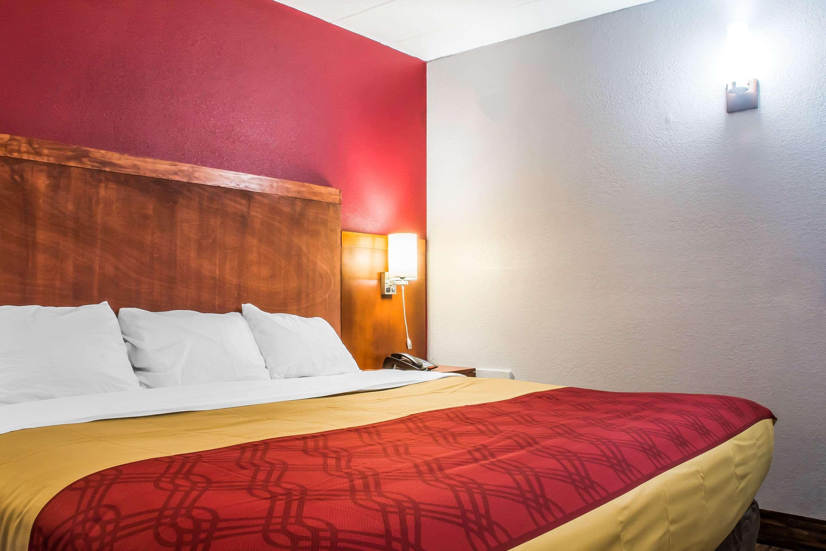 Econo Lodge Brockport Экстерьер фото