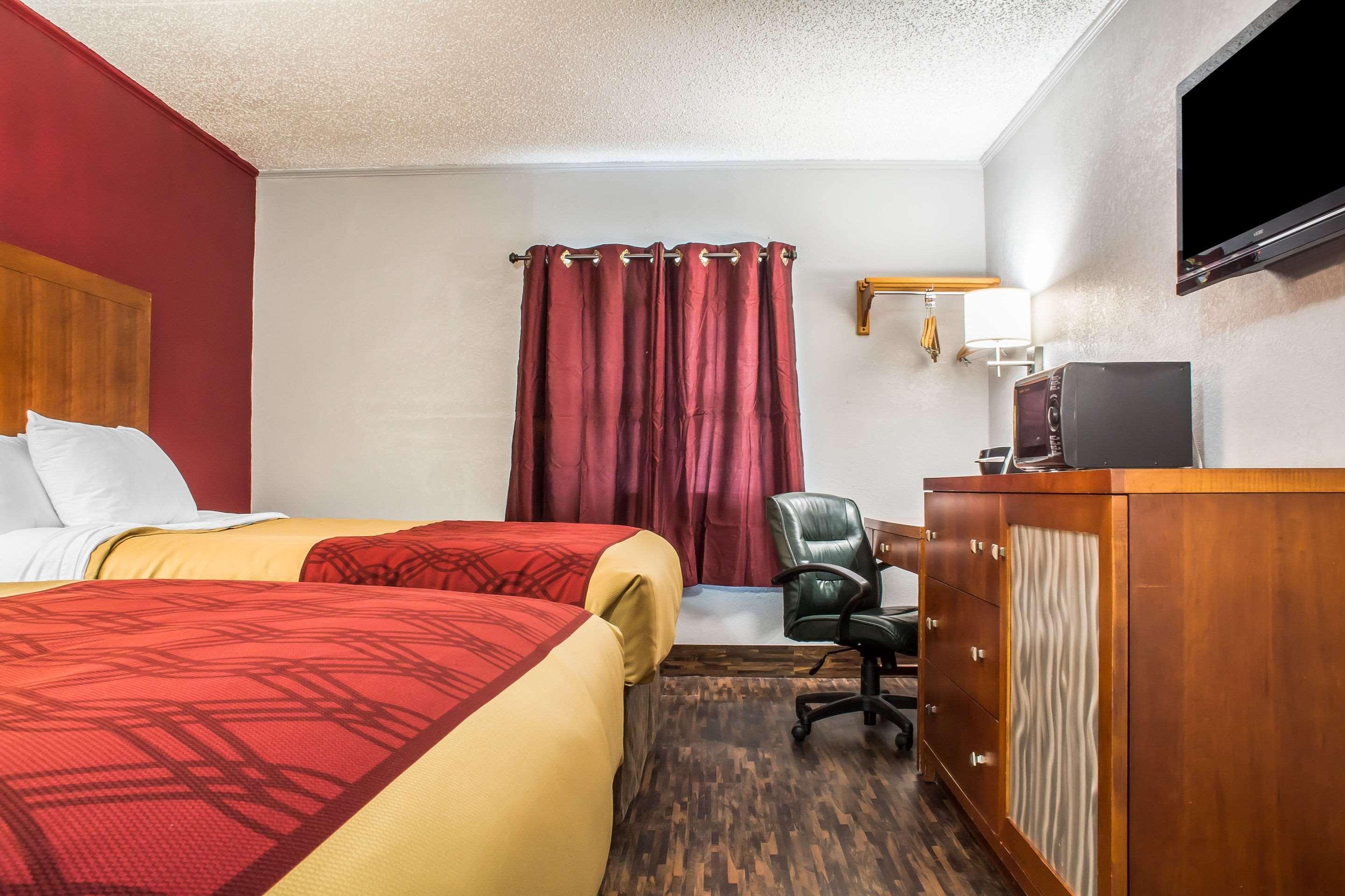 Econo Lodge Brockport Экстерьер фото